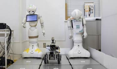 フォースプレートを空間の状態を把握するセンサネットワークにー床反力から人・ロボット・物体の相互作用を読み解くー