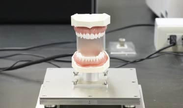 歯間ブラシの最適化－歯間ブラシの「挿入圧」を測る－